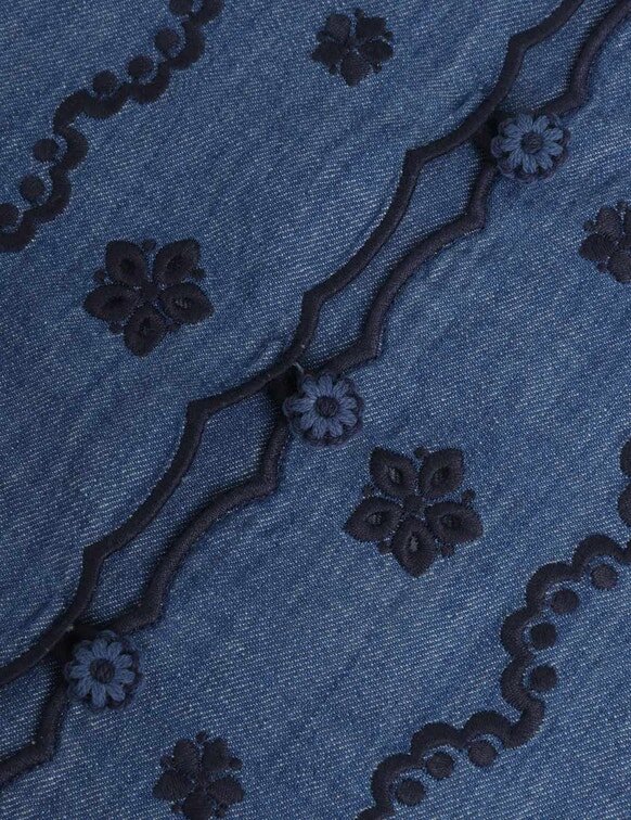 Aster broderad denimskjorta i järnvägsblått online Aster broderad denimskjorta i järnvägsblått online