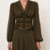 Luna V-ringad blus i mossgrönt online Luna V-ringad blus i mossgrönt online