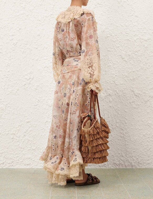 Rebellion spetskjol i krämfärgat blommönster online Rebellion spetskjol i krämfärgat blommönster online