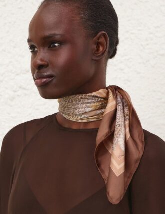 Tryckt silkescarf 70 i Latte Leopard Online